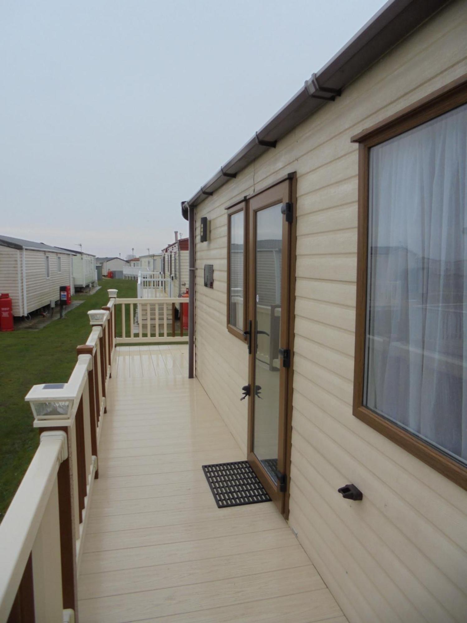 The Grange Ingoldmells: Elan 6 Berth, Central Heated, Wrap Around Decking Extérieur photo