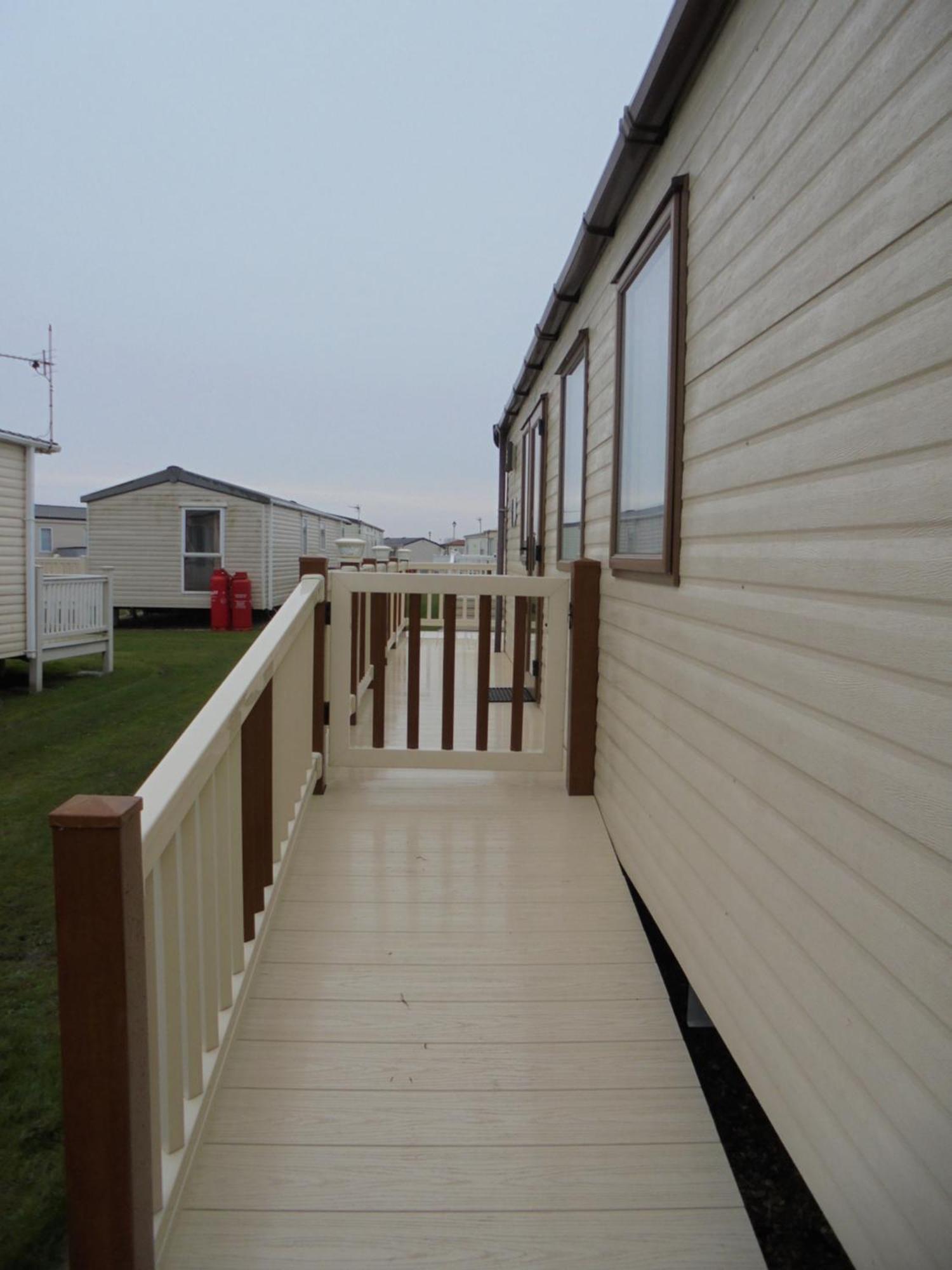 The Grange Ingoldmells: Elan 6 Berth, Central Heated, Wrap Around Decking Extérieur photo